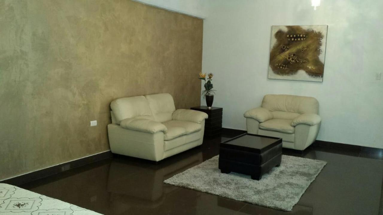 Premier Hotel Suites Ciudad Obregón Екстериор снимка