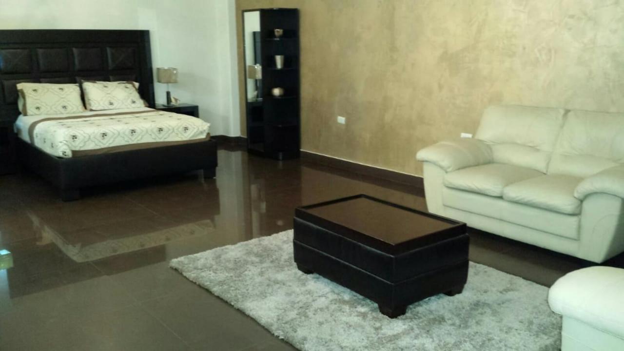 Premier Hotel Suites Ciudad Obregón Екстериор снимка